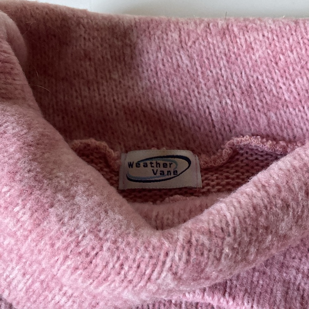 Pink turtleneck sweater - Picture 2 of 4